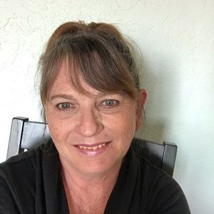 Meet your Posher, Deborah